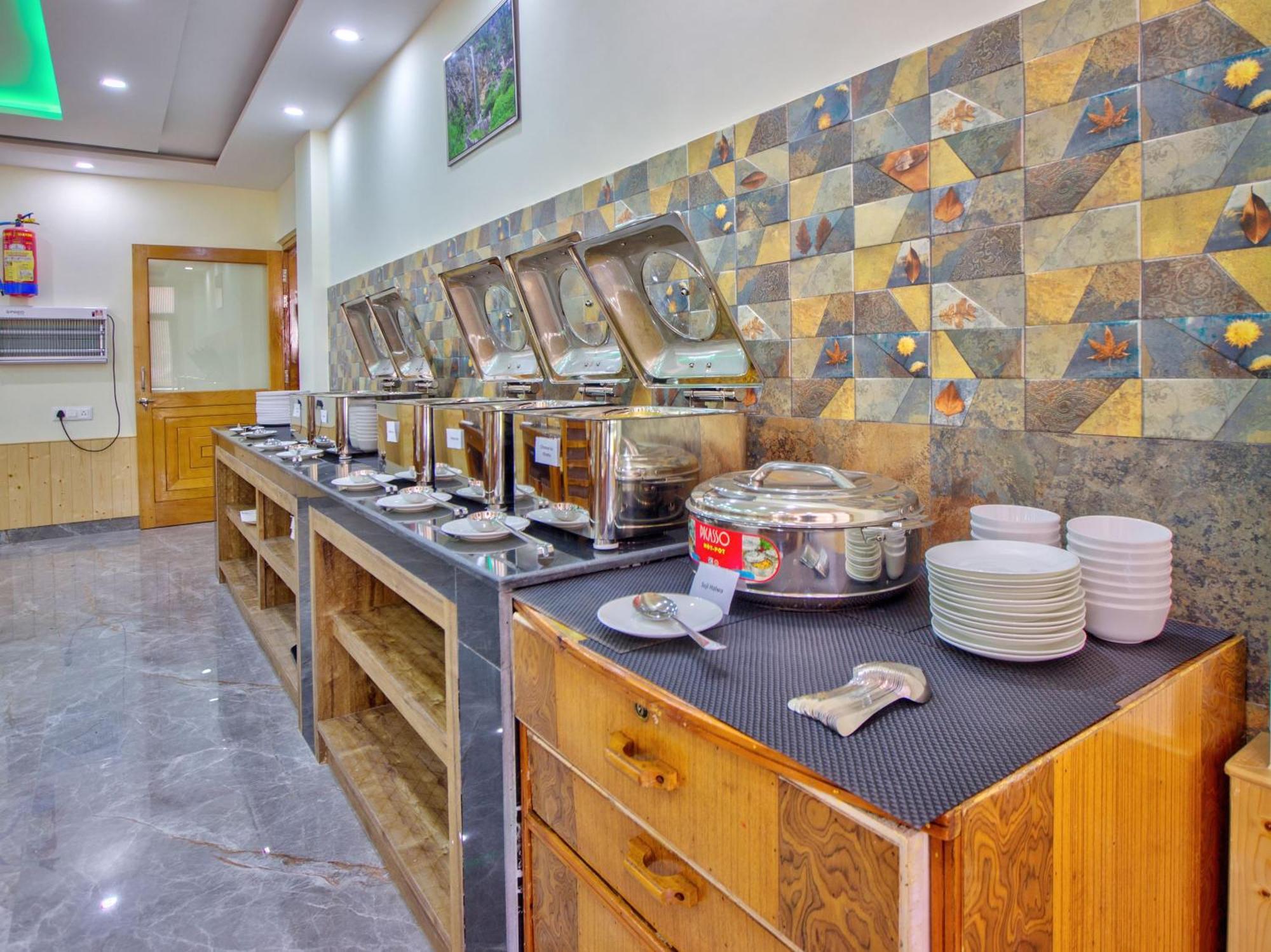 Swastik Grand Manali Hotel Екстериор снимка