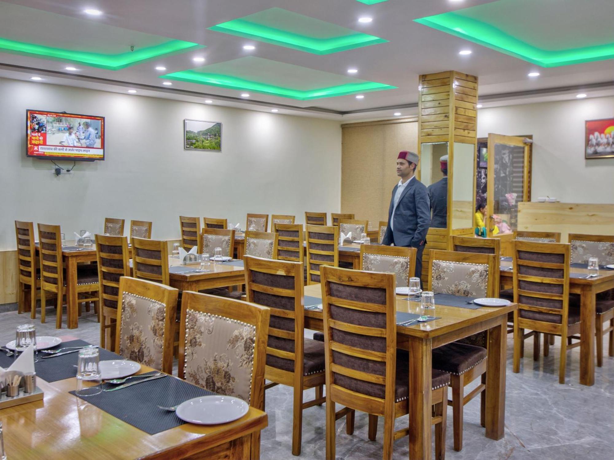 Swastik Grand Manali Hotel Екстериор снимка
