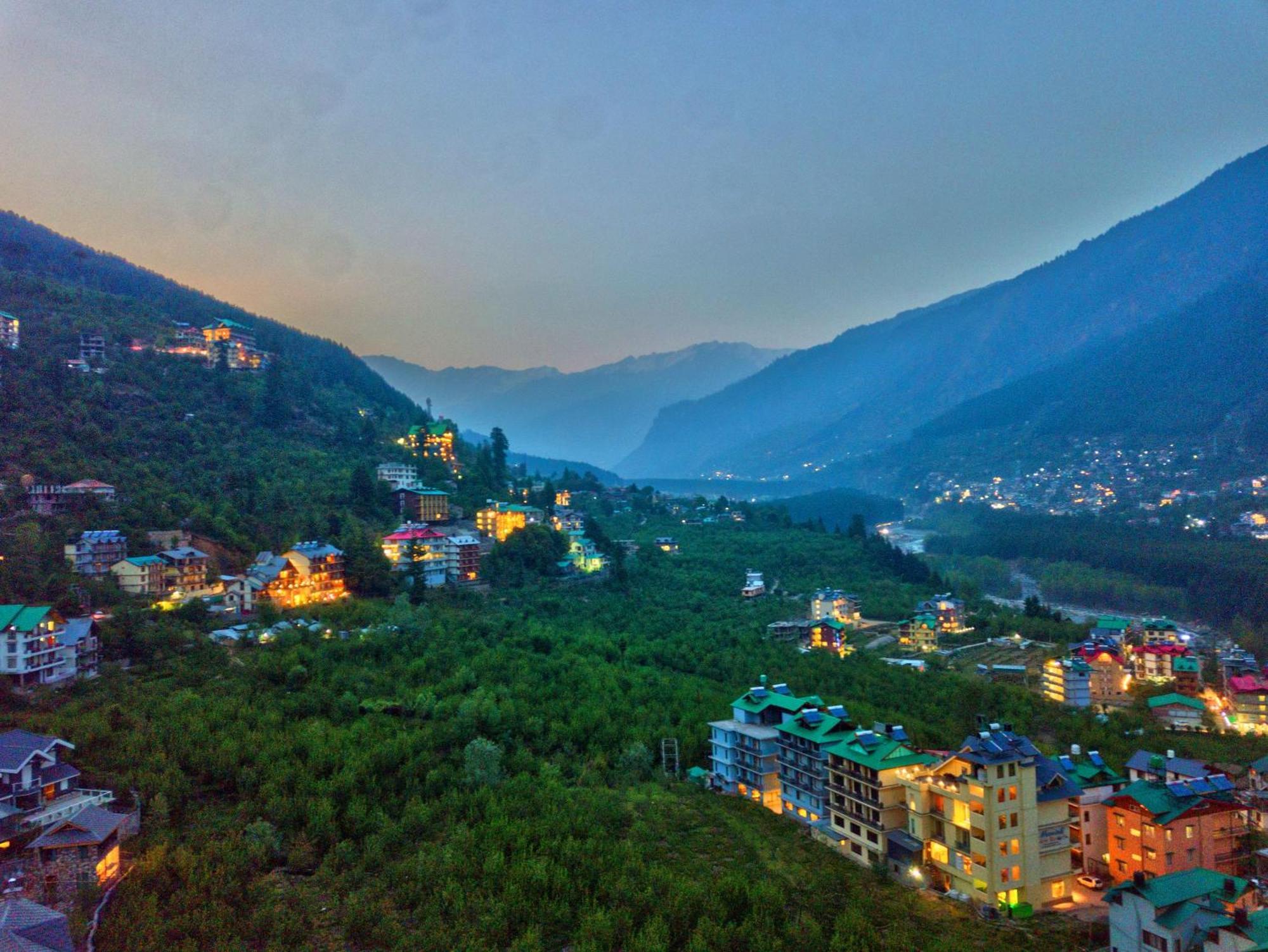 Swastik Grand Manali Hotel Екстериор снимка